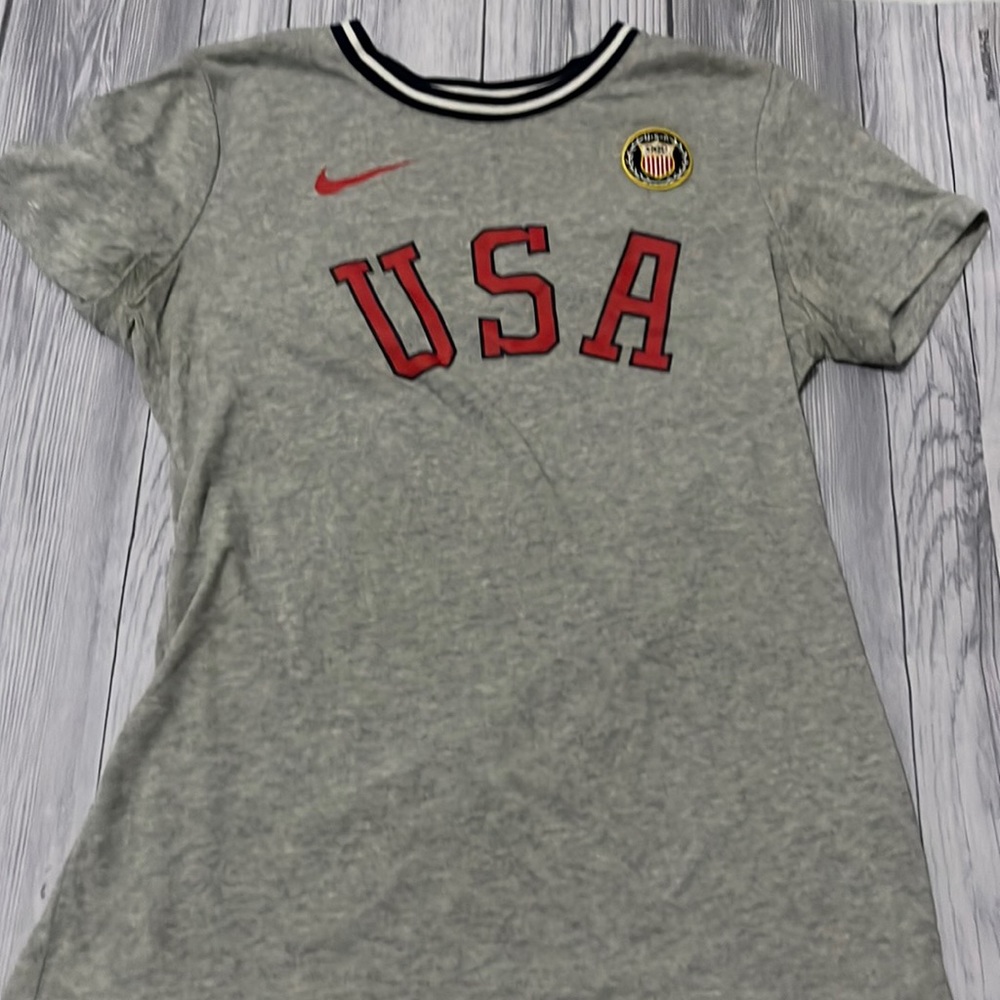 Gray USA nike t-shirt